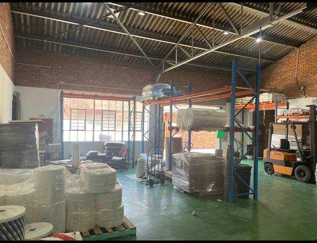 225M² WAREHOUSE TO LET IN NEW GERMANY